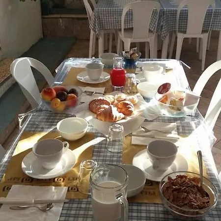 Oda ve Kahvaltı Azzurromare